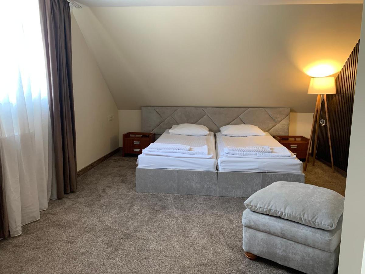 Eduard Hotel Ungvár Kültér fotó