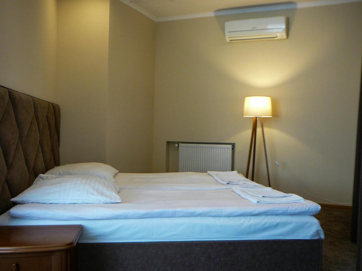 Eduard Hotel Ungvár Kültér fotó