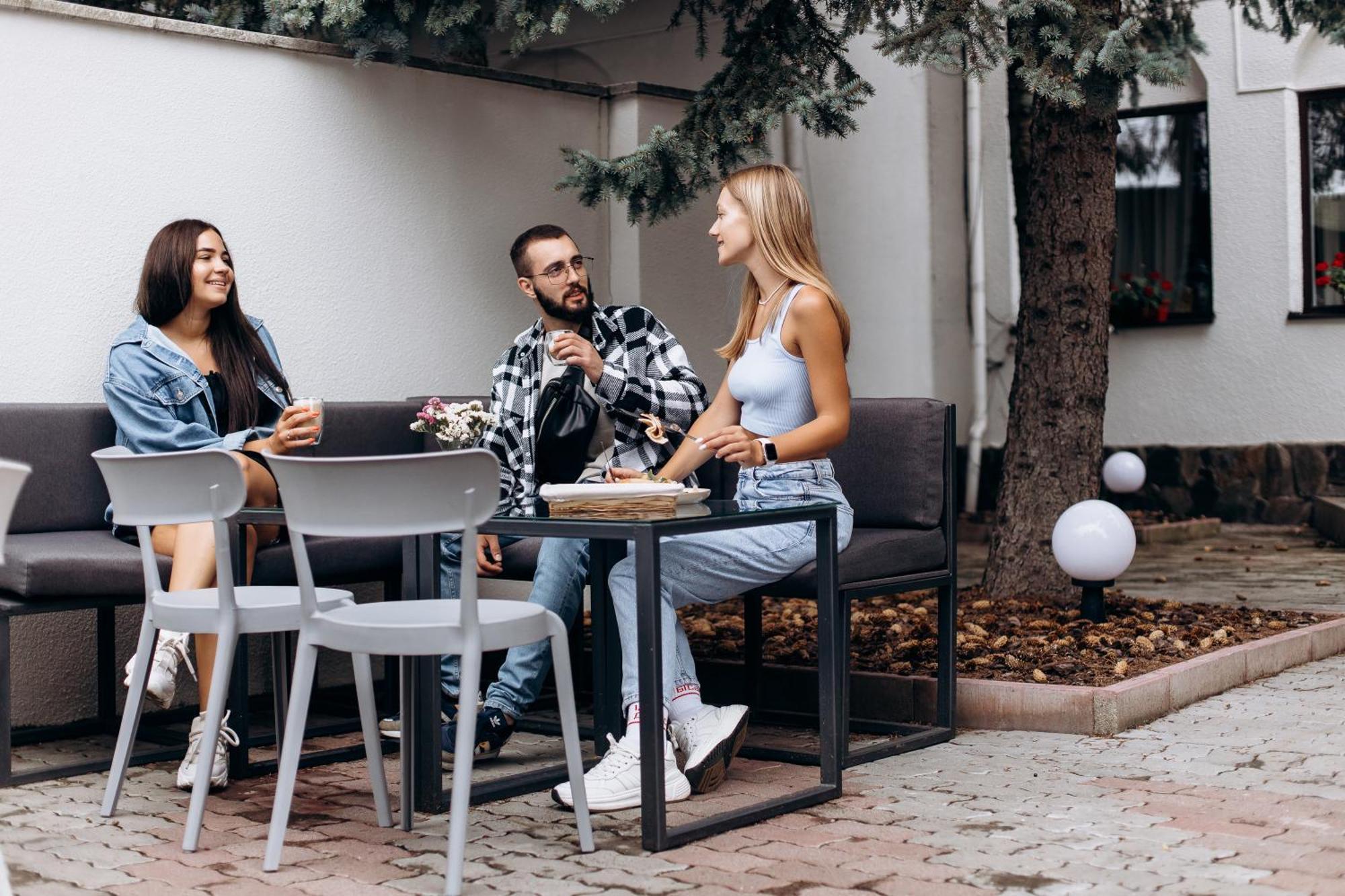 Eduard Hotel Ungvár Kültér fotó