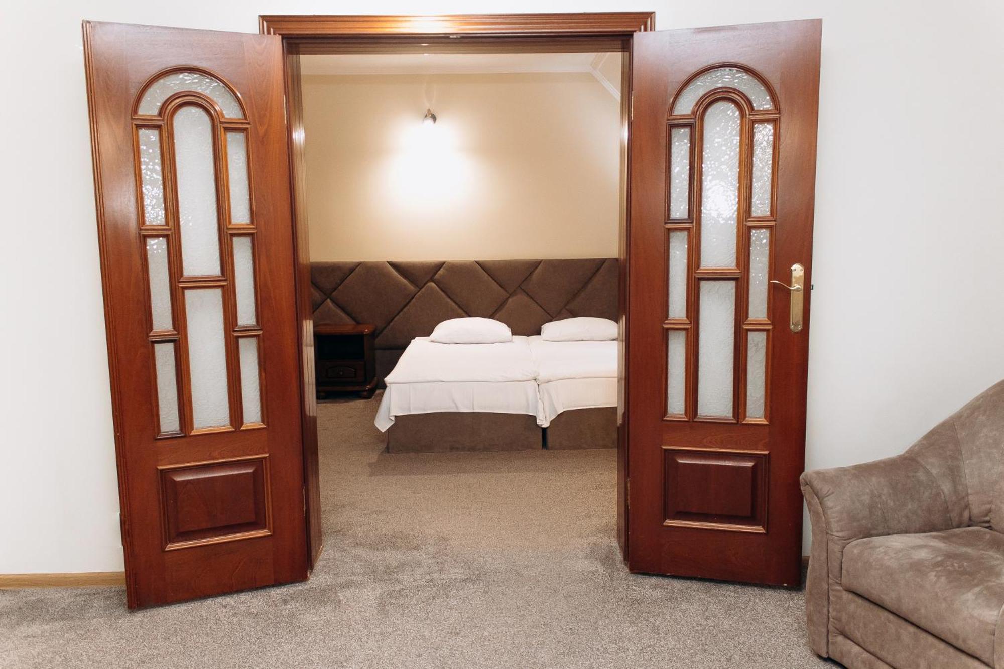 Eduard Hotel Ungvár Kültér fotó
