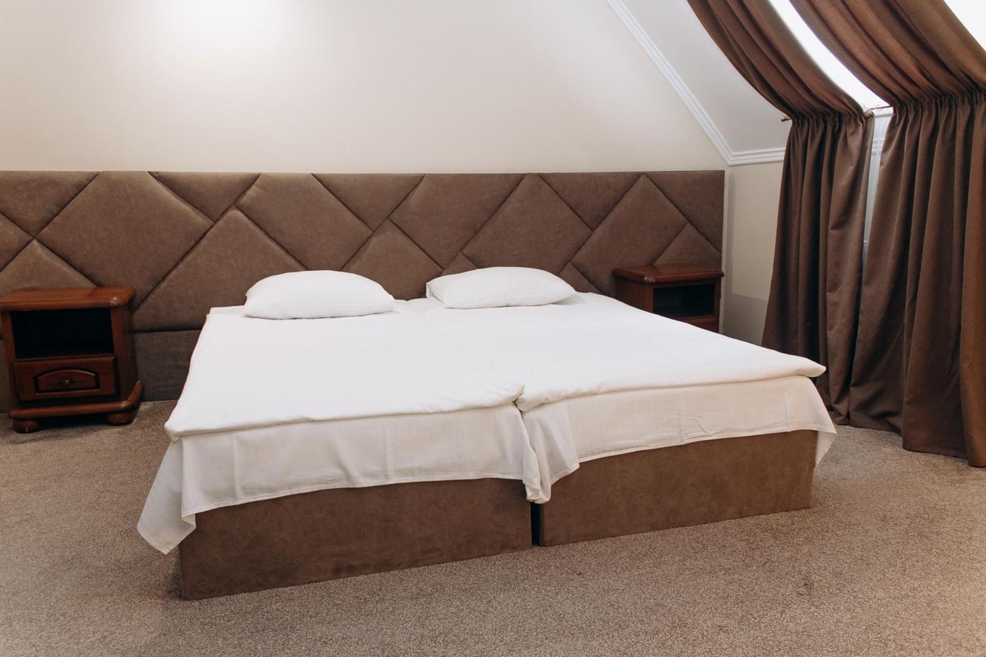 Eduard Hotel Ungvár Kültér fotó