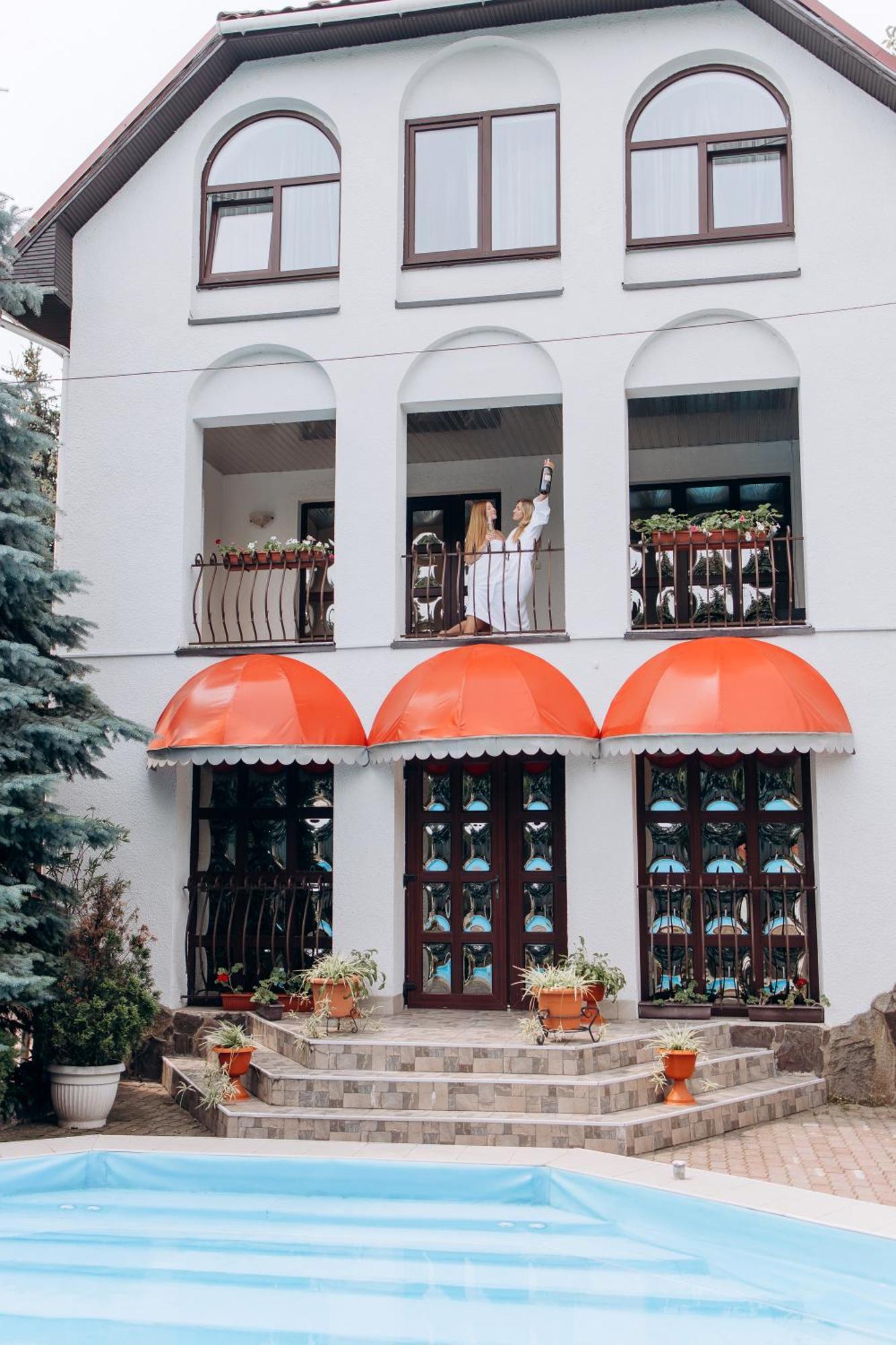 Eduard Hotel Ungvár Kültér fotó