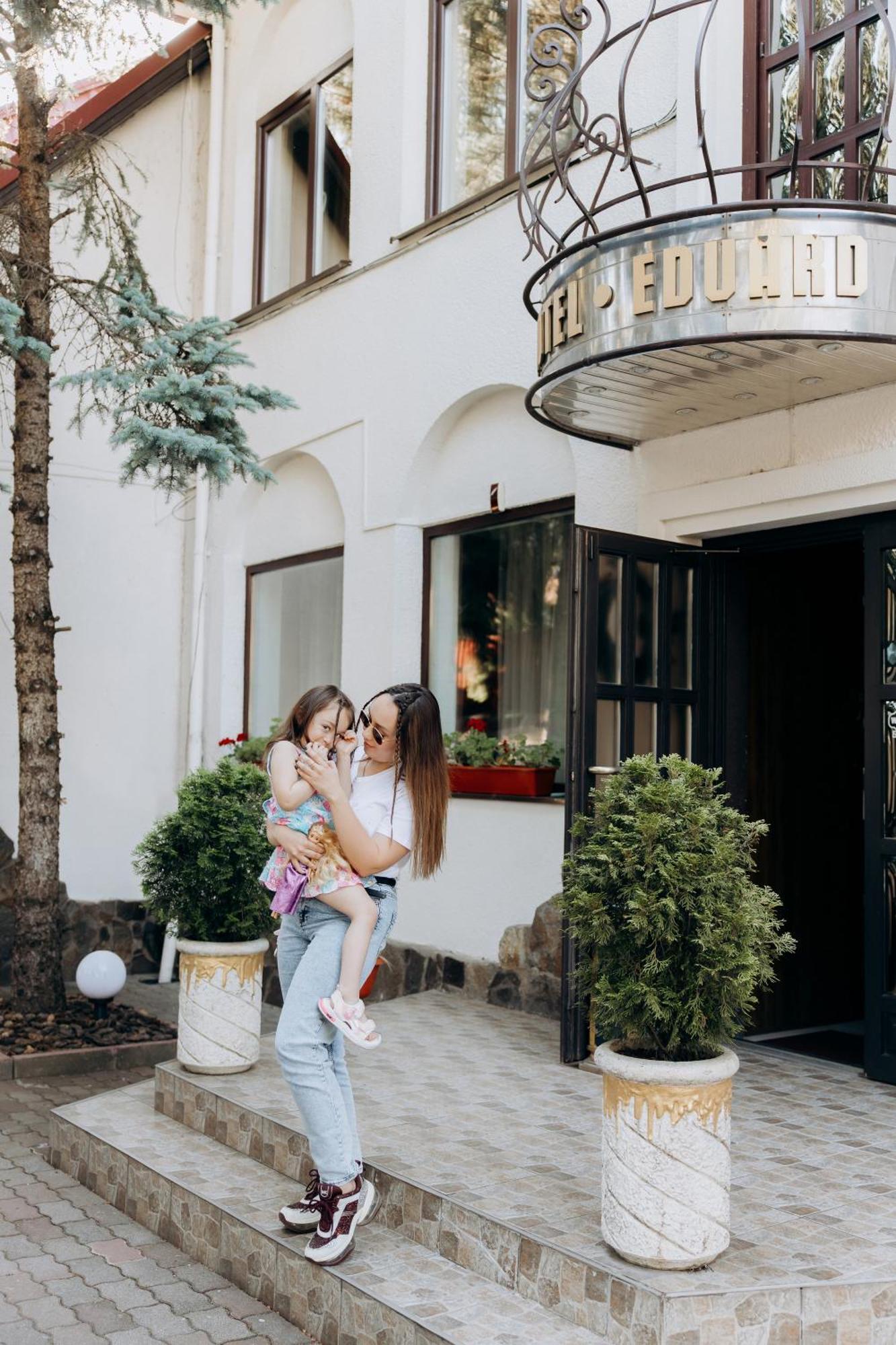 Eduard Hotel Ungvár Kültér fotó
